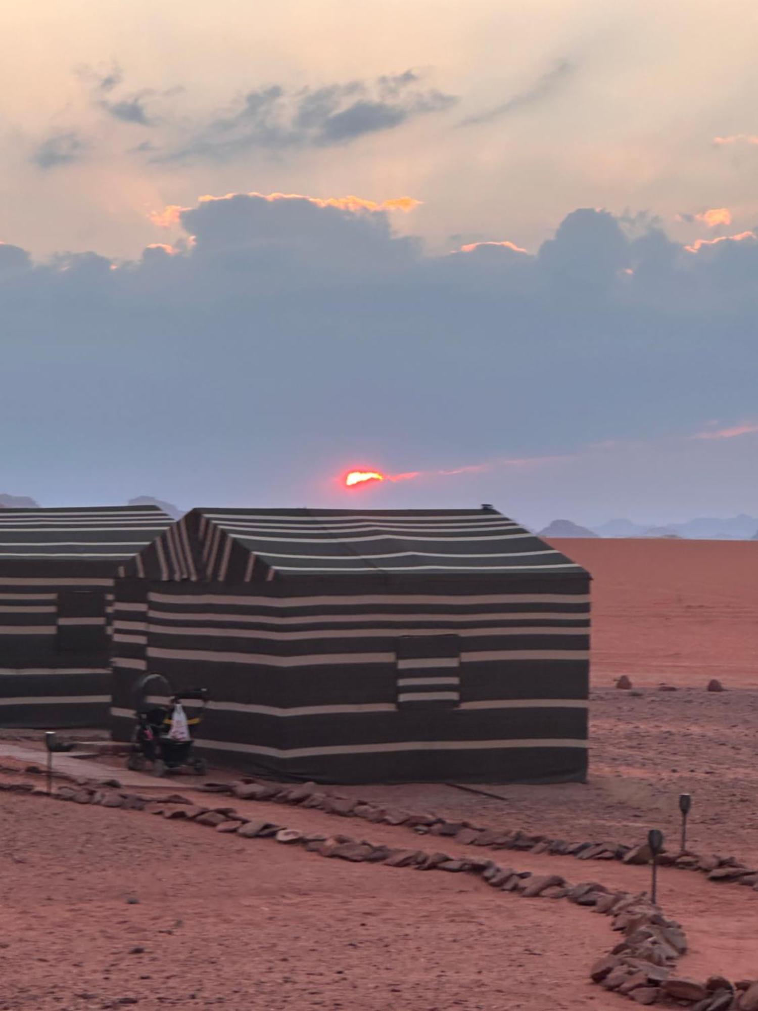 Wadirum Sunset Camp Ξενοδοχείο Ουάντι Ραμ Εξωτερικό φωτογραφία